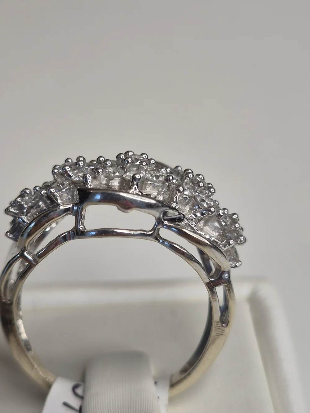 14kwg 1.5ct TW Natural Diamond Size 9 Ring with $5100 GIA GG Appraisal. 6.2g